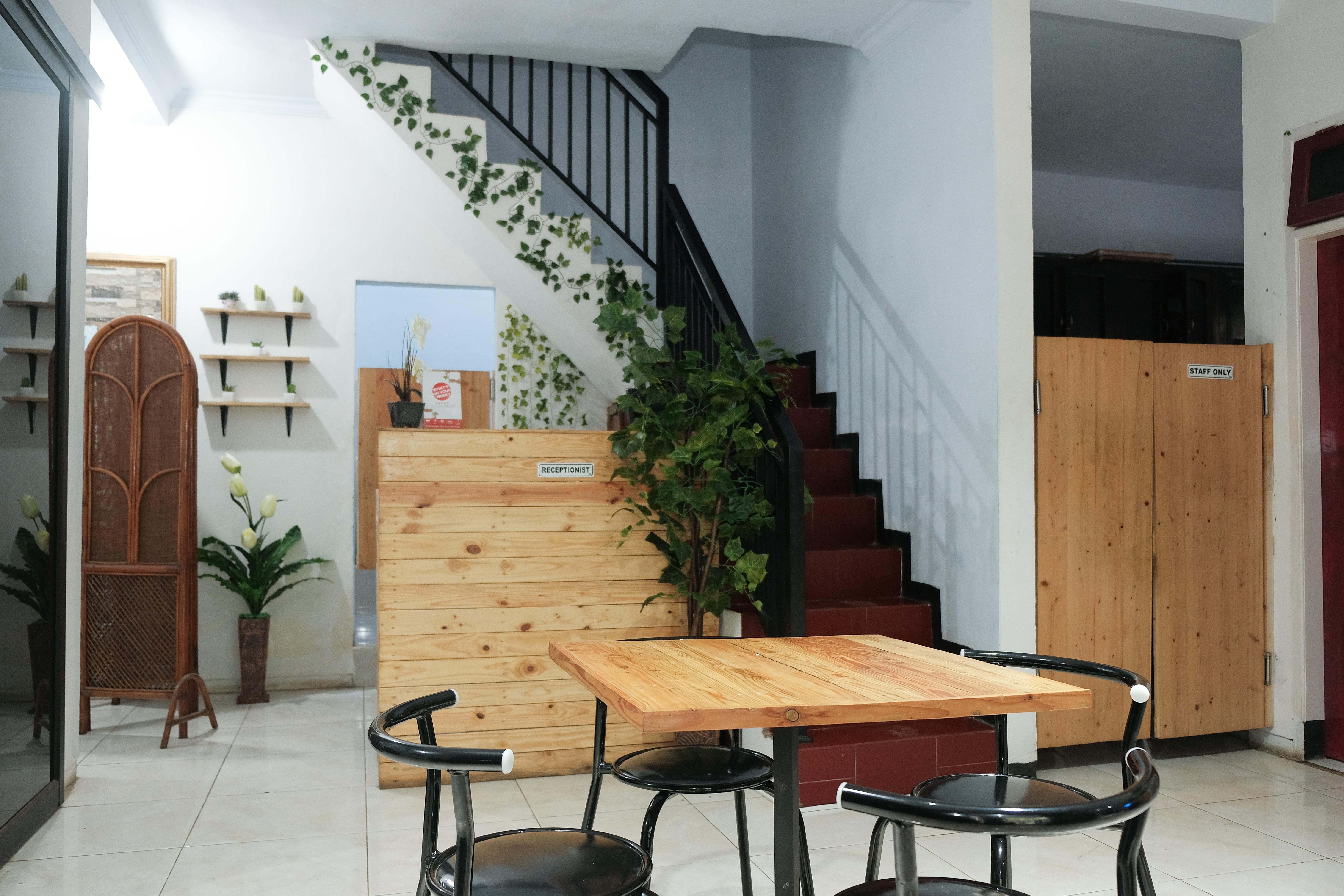 Oyo 1380 Velodrome Family House Syariah Hotel Malang Bagian luar foto